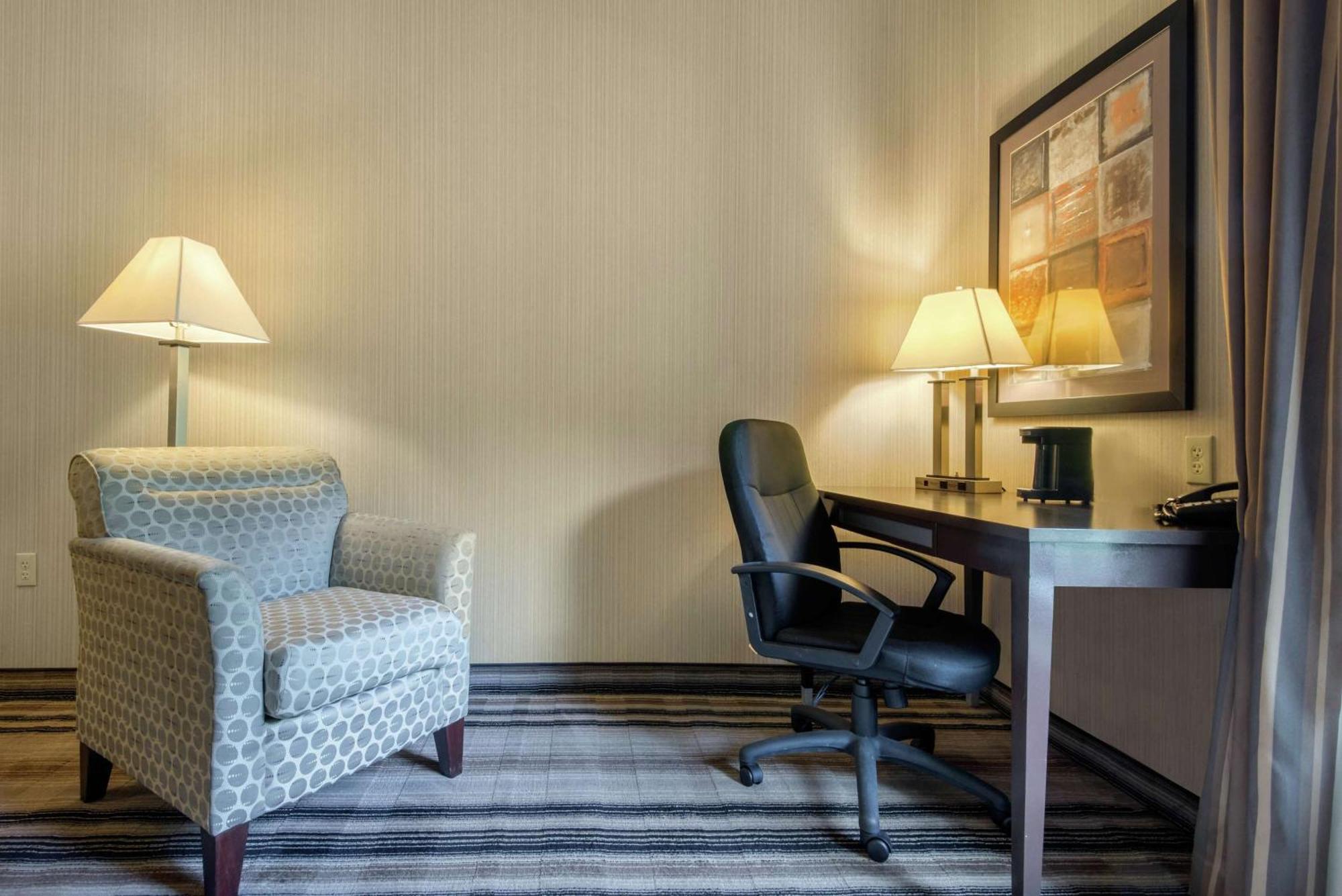 Hampton Inn Мідвілл Екстер'єр фото